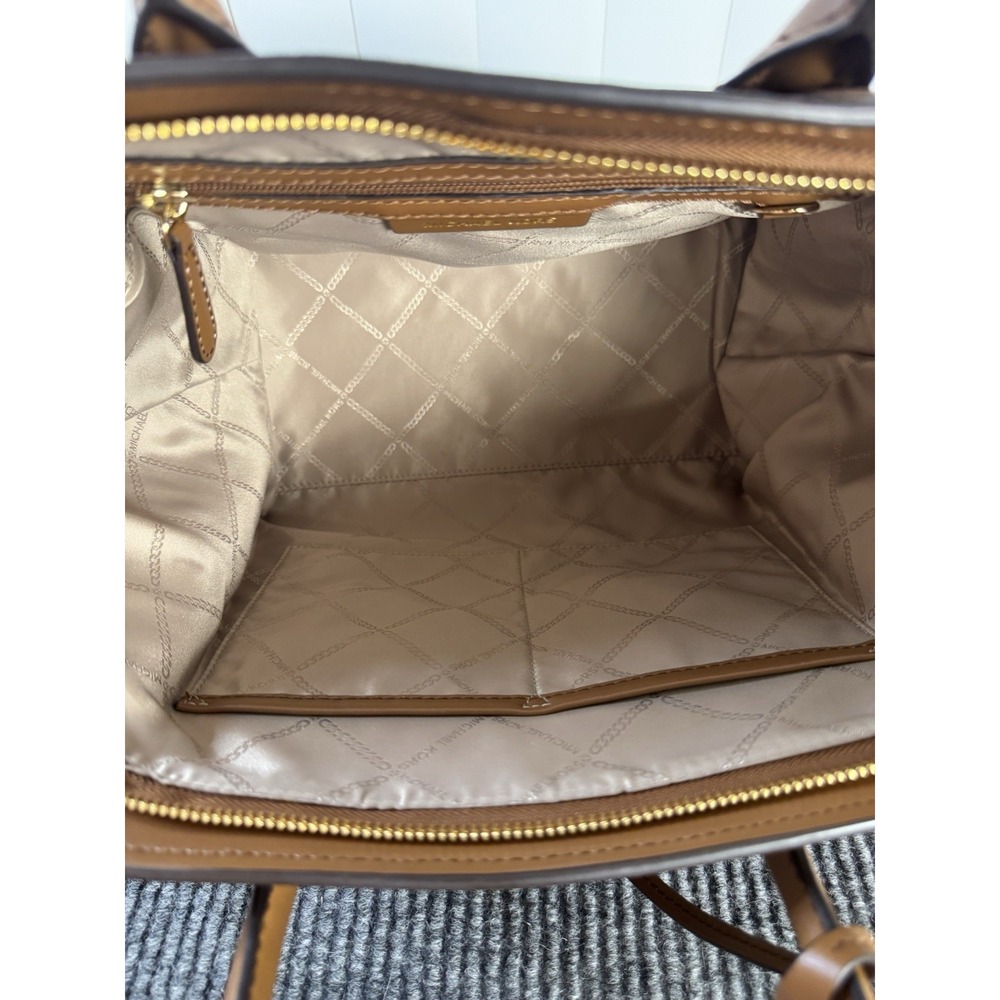 Michael Kors Large Avril Pebbled Brown Leather Satchel Crossbody Luggage NWOT - Picture 16 of 16
